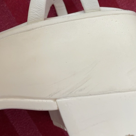 Gianni Bini White Platform Sandals - Picture 6 of 8